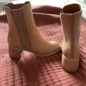 BRAND NEW!! Oasis society: Cora Low Ankle Booties